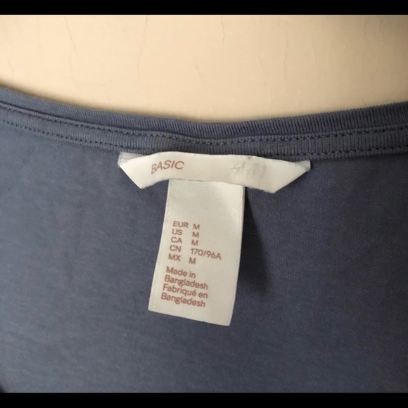 H&M basic blue tee - Picture 2 of 2